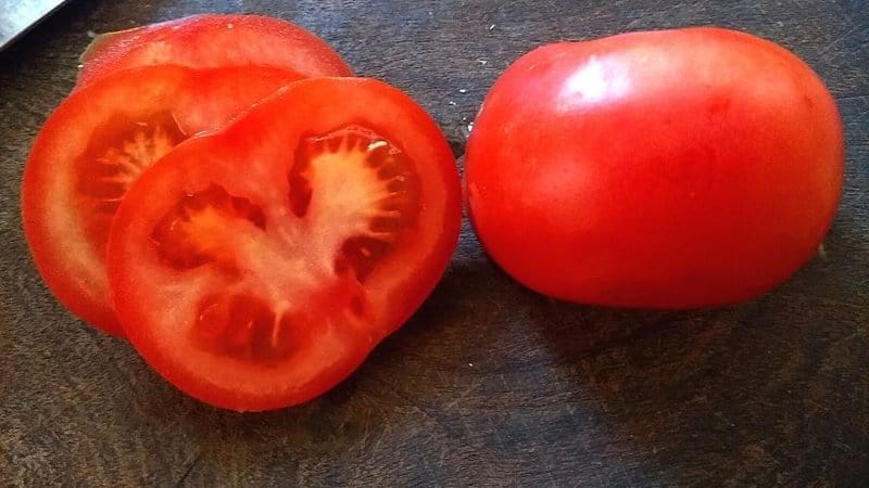 If you find white-yellowing spots inside tomatoes, it is a sign of uneven whitening